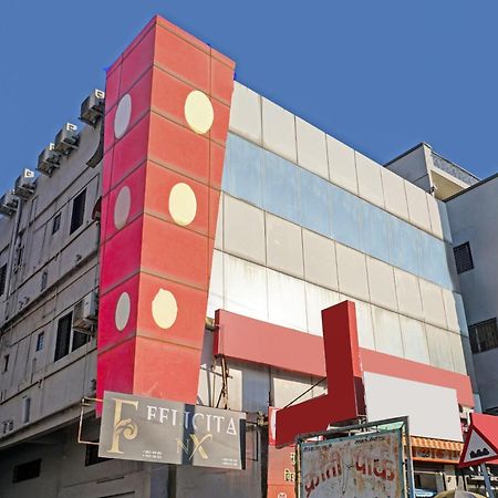 Hotel O 24K Inn Mundhva 外观 照片