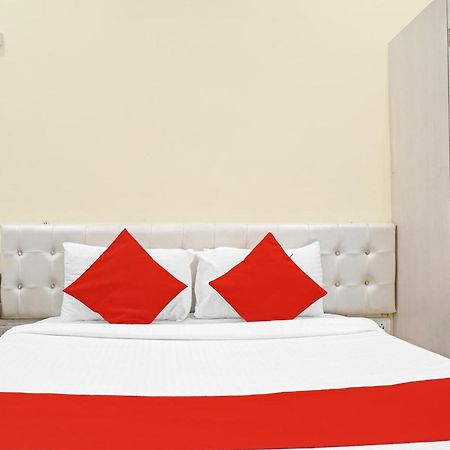 Hotel O 24K Inn Mundhva 外观 照片