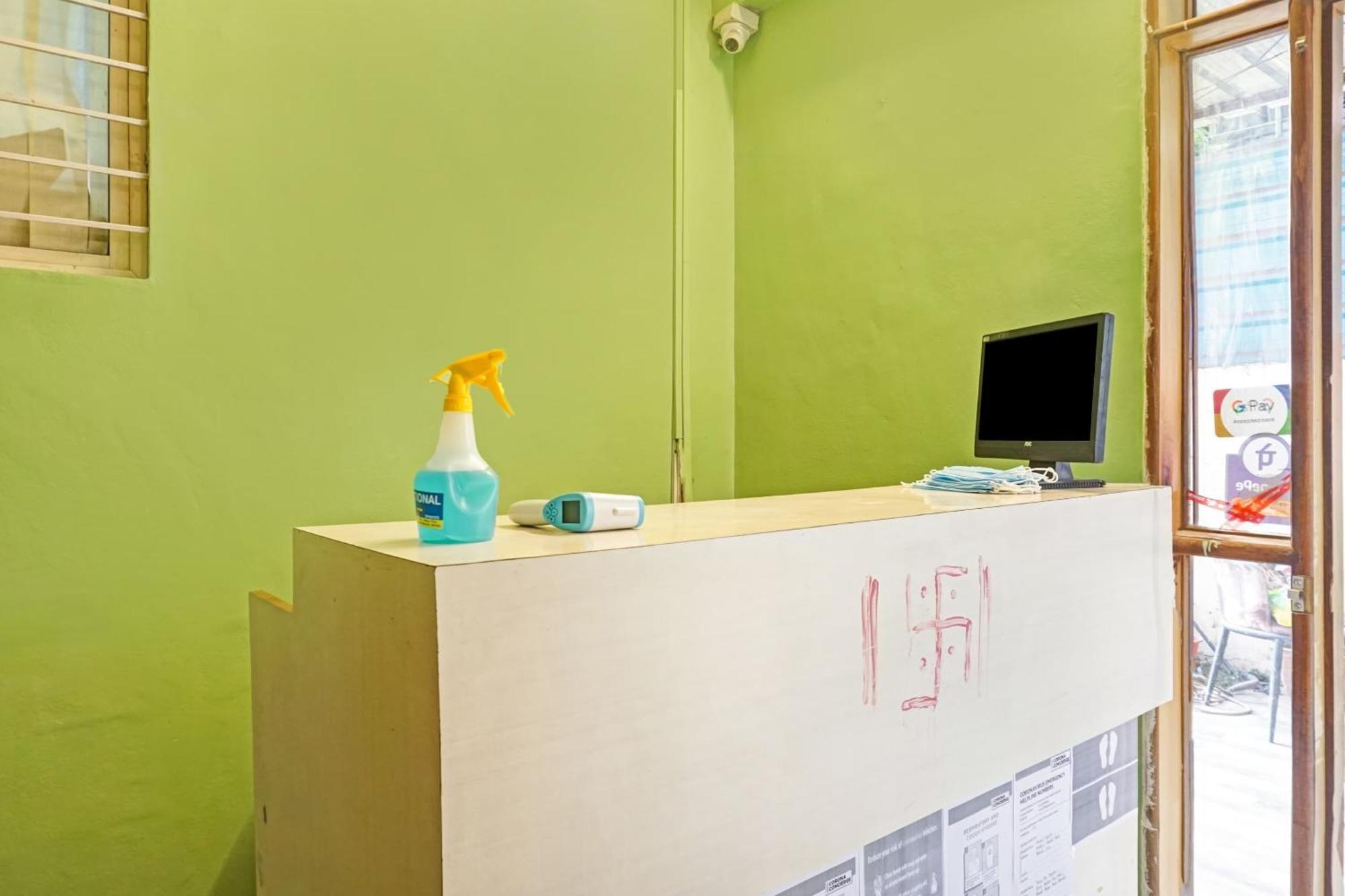 Hotel O 24K Inn Mundhva 外观 照片